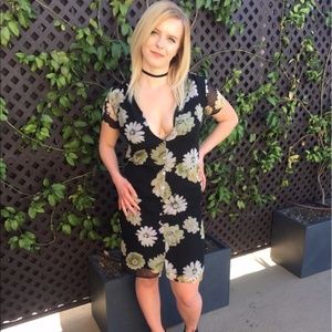 Robbie Bee black floral dress with attached liner